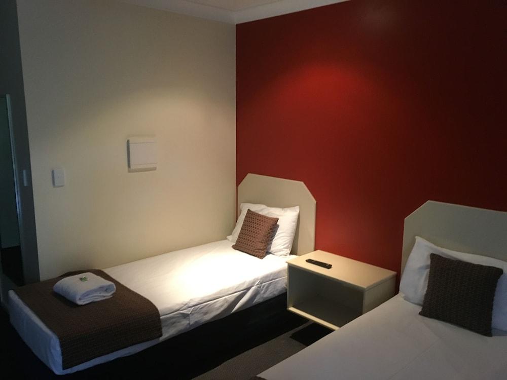 Bluewater Harbour Motel Bowen Extérieur photo