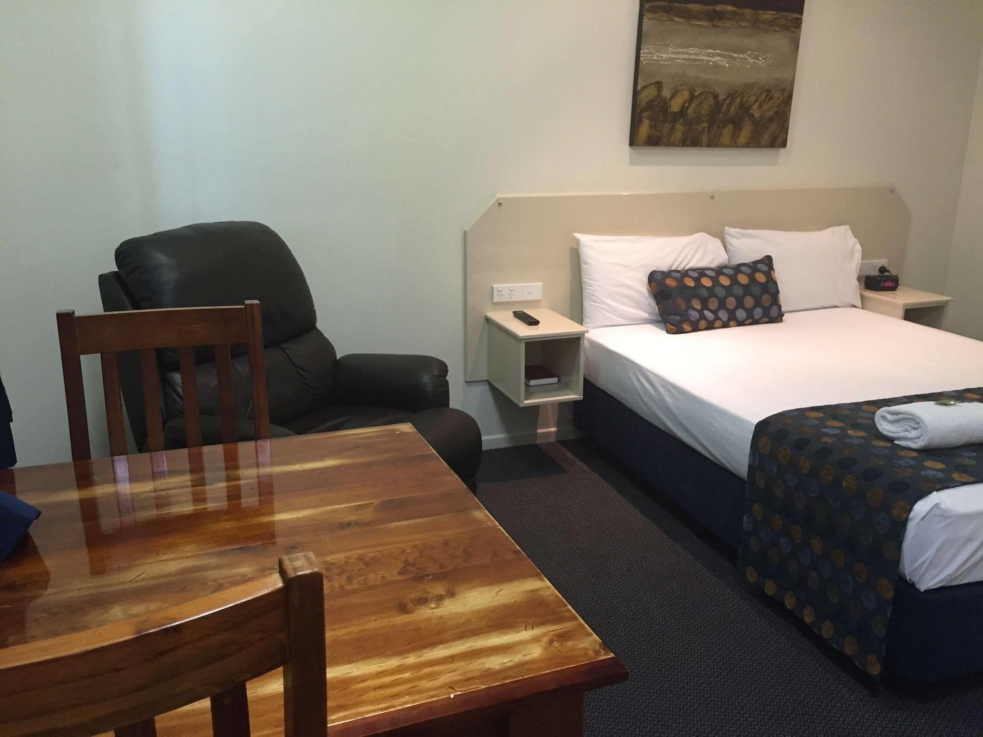 Bluewater Harbour Motel Bowen Extérieur photo