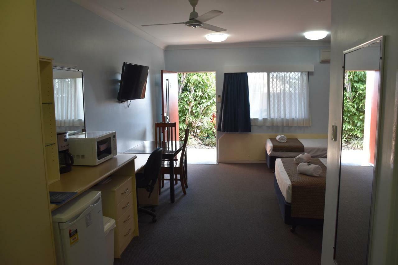 Bluewater Harbour Motel Bowen Extérieur photo